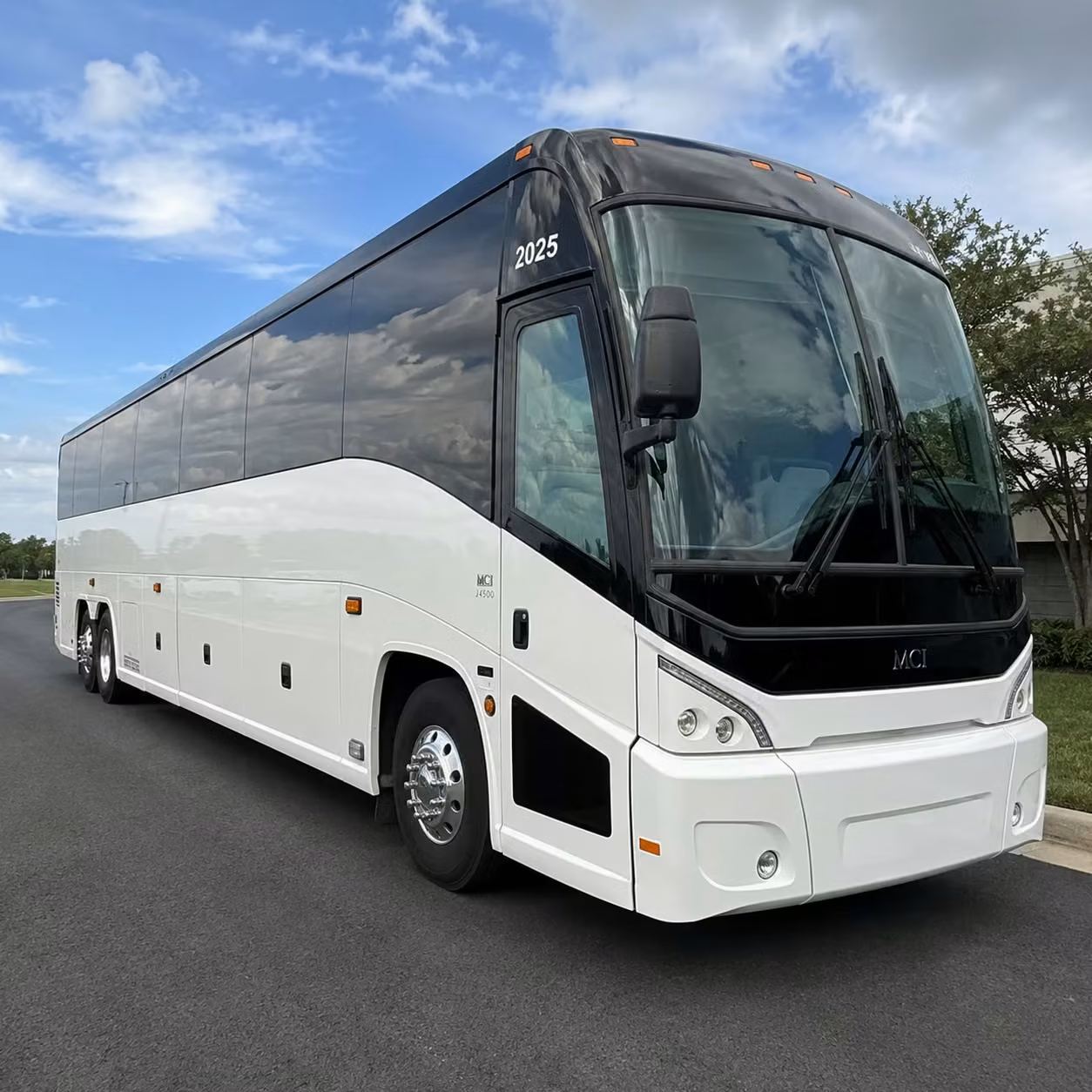airport transfer shuttles between fishers and indianapolis international airport